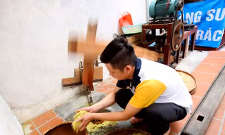 Nhộn nhịp giã cốm mùa thu ở làng Vòng