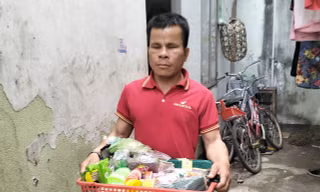 Tiếp vụ người khiếm thị bị xe buýt ngó lơ ở Đắk Lắk: Có người nói 'nuốt lệ vào tim'