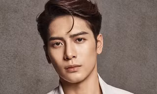 Trong thế giới fangirl: Jackson Wang là chiếc phao cứu sinh, là thanh xuân rực rỡ