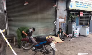 Phát hiện một phụ nữ tử vong bất thường bên đường 