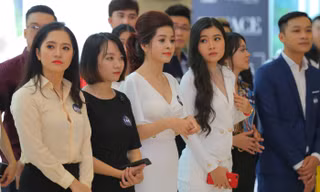 Loạt người đẹp, hoa khôi 'đổ bộ' show thực tế về nghề MC