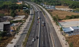 Ngắm tuyến đường được ví như 'dải lụa' của Đông Nam Bộ