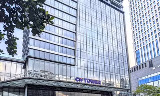 TPHCM 24/7: 'Trùm' đất Thủ Thiêm bán một công ty con; Một ca sĩ bị bắt