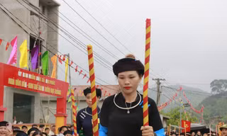 Về Yên Bái nghe hát then, khắp Tày, xem biểu diễn dân vũ cà kheo