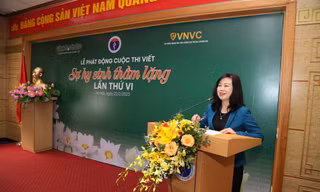 Tôn vinh những chiến sĩ áo trắng