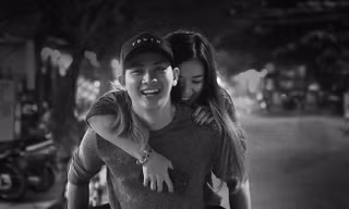 Hậu ly hôn, vợ Hoài Lâm nhắn nhủ: “Anh là thanh xuân của em“