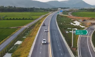Đại biểu QH cho rằng, thu phí trên cao tốc đầu tư bằng ngân sách sẽ không đảm bảo mục tiêu giảm khó khăn cho người dân, doanh nghiệp Ảnh: Anh Trọng 