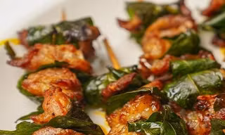 Lợn nướng lá Mắc mật 
