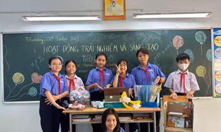 200 học sinh nhận món quà ý nghĩa sau thông điệp đổi hoa 20/11 thành thẻ BHYT của thầy cô