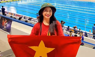 Hòa Minzy không thể tiếp tục ở lại cổ vũ cho SEA Games 32 hóa ra là vì một người