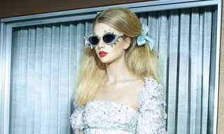 Người hâm mộ lục lại bộ ảnh "cực chiến" thời xưa của Taylor Swift