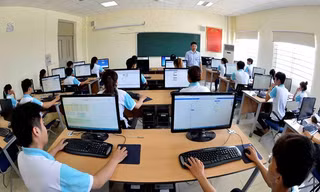 Teen "thả tim" cho sự đổi mới: Học sinh trường nghề phải học 3 môn bắt buộc 