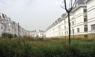 Đô thị đẹp lung linh bỏ hoang ở cửa ngõ Thủ đô
