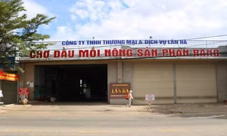 Chợ nông sản lớn nhất tỉnh Ninh Thuận tạm thời đóng của truy vết do có 2 ca mắc COVID-19 vào chợ hôm 18/7