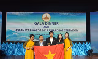Các đại diện của Việt Nam đạt giải tại cuộc thi ASEAN ICT AWARDS 2019 