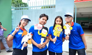Những hình ảnh ngộ nghĩnh của các Tình nguyện viên Tiếp sức mùa thi gửi thí sinh