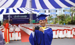 Chàng cử nhân Việt Nam học say mê sáng chế