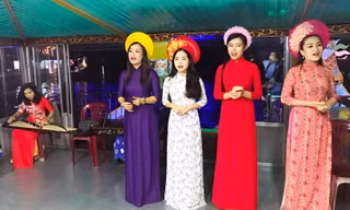Giám sát biểu diễn ca Huế trên sông Hương bằng camera