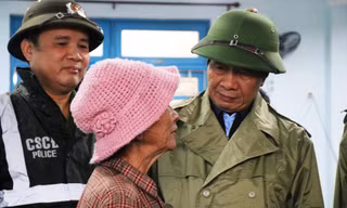 Phó Thủ tướng Lê Văn Thành kiểm tra thực tế sau bão tại Huế