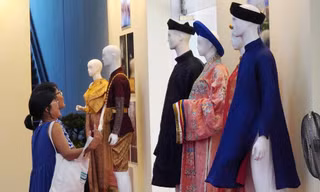 Tôn vinh vẻ đẹp trang phục truyền thống các nước ASEAN