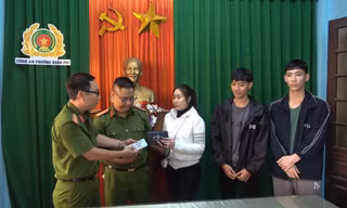 Hành động đẹp của hai thanh niên là dân quân và bảo vệ dân phố tại Huế