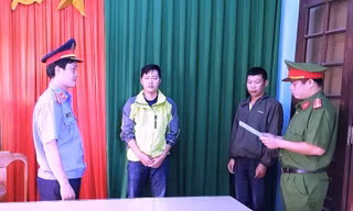 Bắt tạm giam cựu cán bộ công an về hành vi lừa đảo