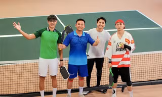 Dàn nghệ sĩ nổi tiếng tranh tài tại giải Xmas Hà Nội Artist Pickleball Challenge 