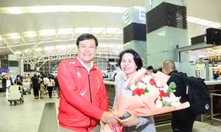 Đoàn thể thao Việt Nam lên đường sang Pháp trong đêm, sẵn sàng cho Olympic Paris 