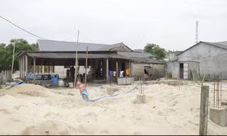 Hàng loạt hộ dân xây nhà không phép trong khu quy hoạch Dự án cảng biển Mỹ Thủy