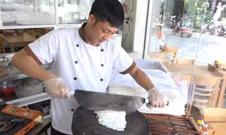 Làm bánh phở tại chỗ, bán 400 tô mỗi ngày