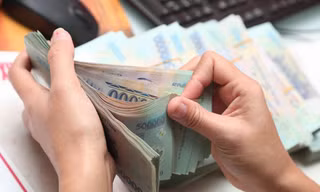 Lãi suất các kỳ hạn trên thị trường ngân hàng tăng nóng