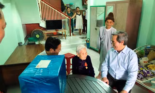 Trưởng Ban Kinh tế TƯ làm việc với Lọc hoá dầu Bình Sơn