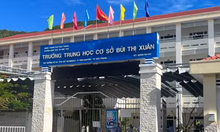 Trường báo cáo gì vụ nữ sinh rơi tầng 8 chung cư ở Nha Trang tử vong?