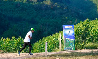 Tỉnh Đoàn Khánh Hòa tổ chức giải Marathon và leo núi 'Vì một môi trường xanh'