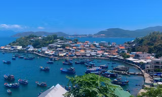 Cuộc sống ít người biết ở hòn đảo du lịch hoang sơ giữa lòng Nha Trang