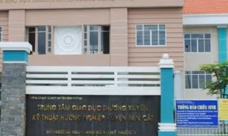 Phụ huynh tố nhà trường lấy quỹ Hội phụ huynh học sinh trả lương cho giám thị