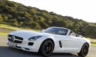 Mercedes-Benz báo giá SLS AMG Roadster