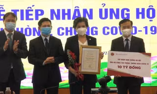 Tập đoàn Nam Cường đã trao tặng 10 tỷ đồng vào Quỹ vắc xin phòng chống covid-19 