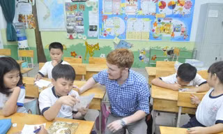 Học sinh tham gia học chương trình tiếng Anh tích hợp với người nước ngoài