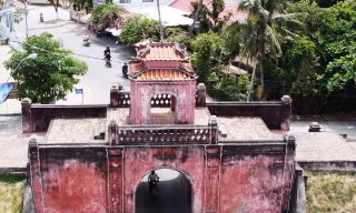 Một cổng Thành cổ Diên Khánh có kiến trúc rất đẹp và độc đáo được bảo tồn đến này