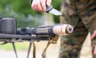 Nướng thịt bằng nòng súng trường AR-15