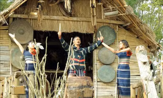 Sắc màu các dân tộc Tây Nguyên 