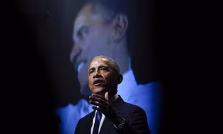 Cựu Tổng thống Mỹ Obama mắc COVID-19, khuyên người dân đi tiêm chủng 