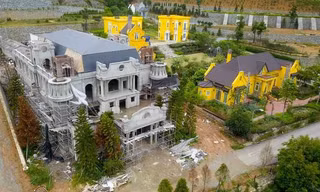 Hà Nội 'lệnh' báo cáo xử lý sai phạm loạt biệt thự, nhà vườn 'xẻ thịt' rừng Sóc Sơn 