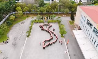 Màn nhảy flashmob, xếp hình bản đồ Việt Nam của 150 chiến sĩ công an