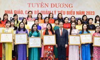 Bộ GD – ĐT lấy ý kiến dự thảo thông tin về trả lương dạy thêm giờ cho giáo viên công lập 