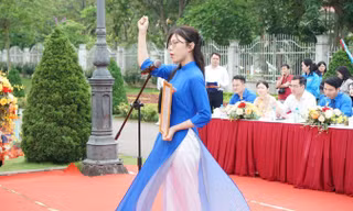 Kết nạp Đảng cho 3 sinh viên ưu tú