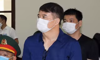Các bị cáo đều ăn năn, riêng cựu đại tá Biên phòng nói nếu HĐXX không xem xét sẽ 'kêu oan suốt đời'