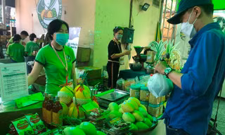 Đặc sản vùng miền tại phiên chợ Tết