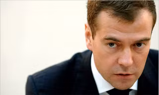 Thầy giáo Medvedev bị tỏ tình